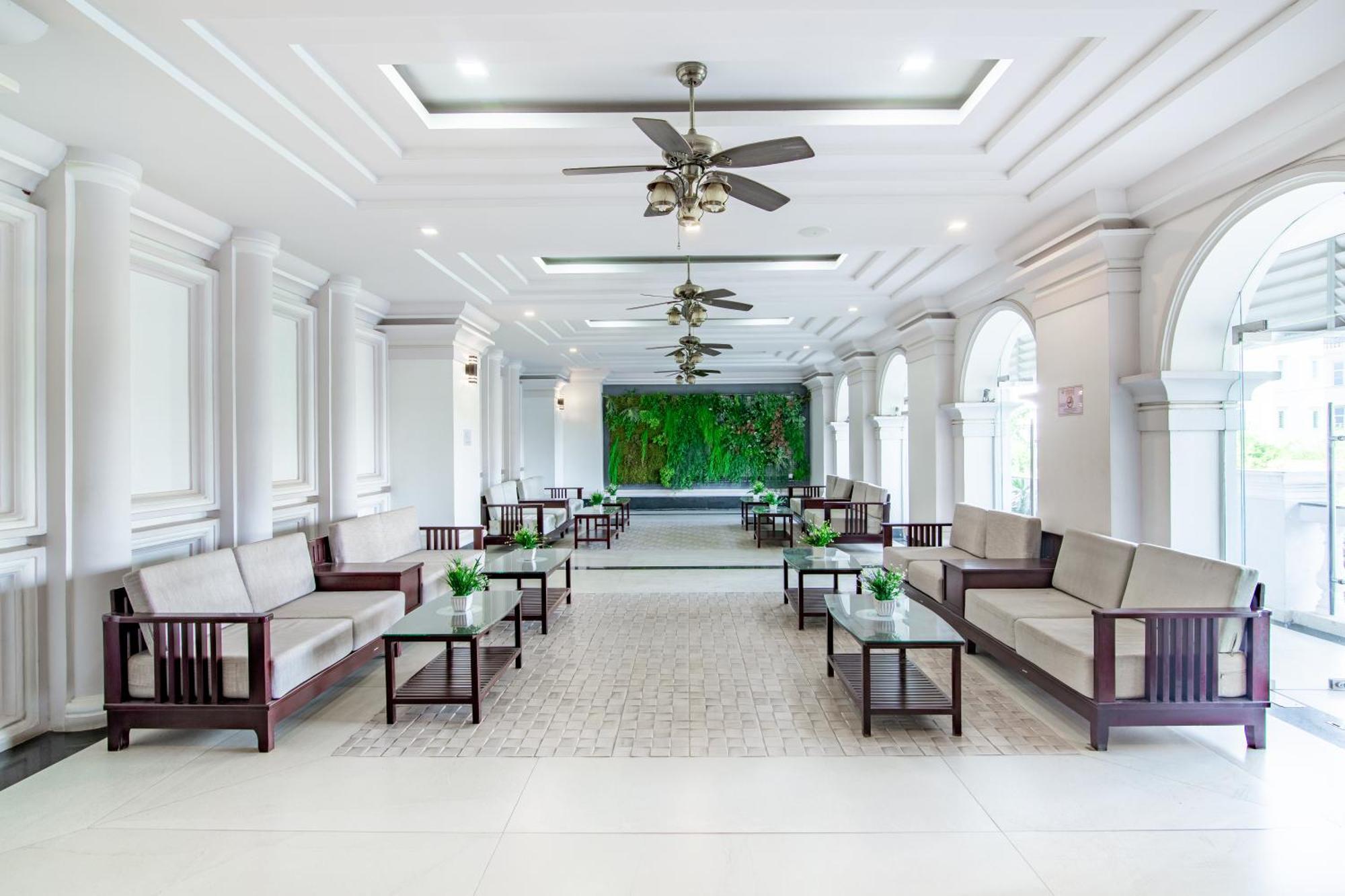 MekongView 2 CondoTel Phnom-Penh Buitenkant foto